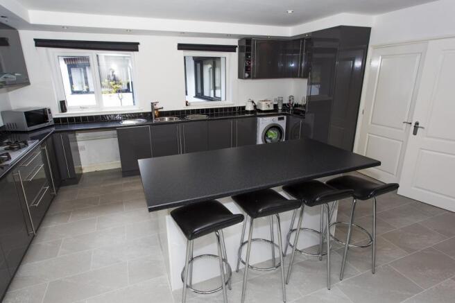 kitchen/breakfast ro