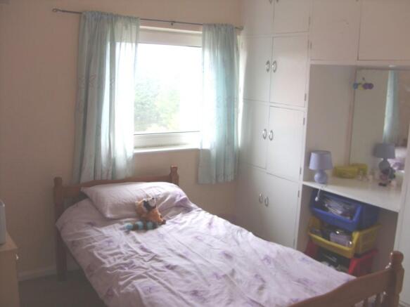 BEDROOM 2
