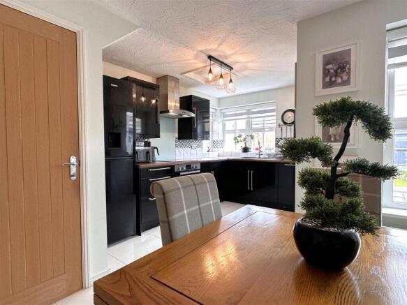 Dining Kitchen 312