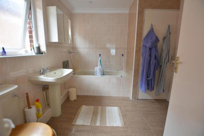 Bathroom.JPG