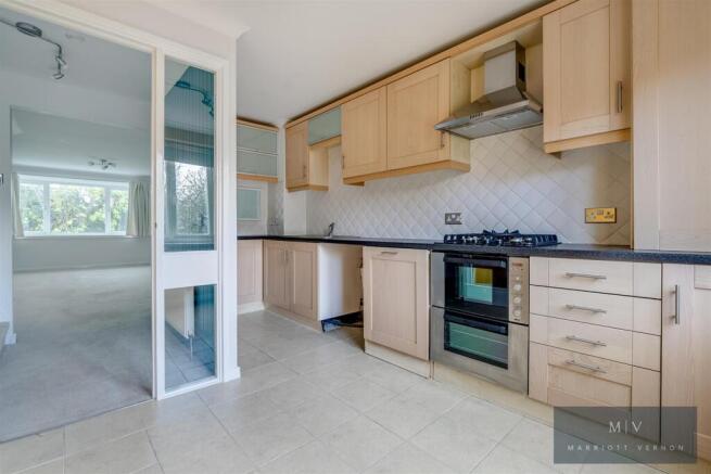 Engadine Close 37-12.jpg