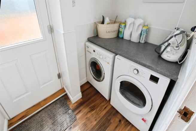 5 bed Semi-Detached for sale Image 12