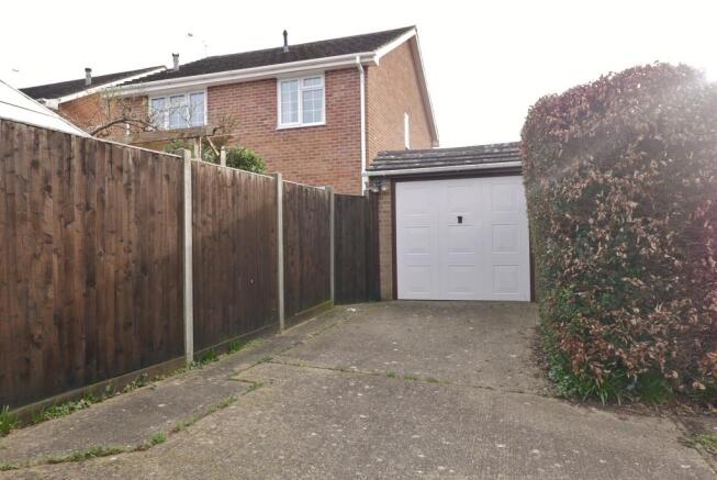 GARAGE & PARKING
