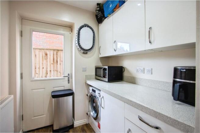 4 bed Detached for sale Image 10