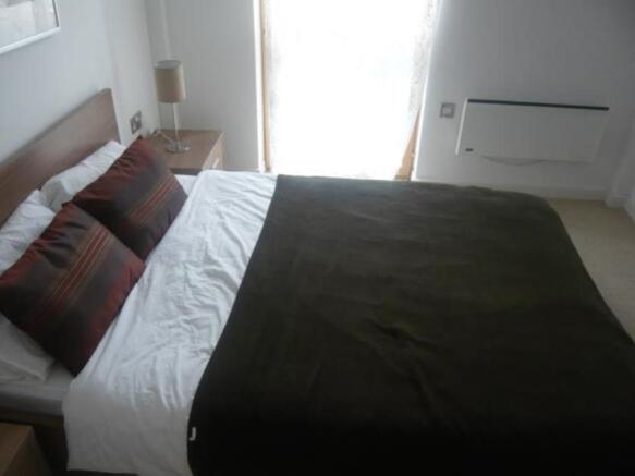 2 bed Apartment to rent Image 4