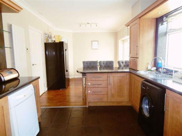 Kitchen/Dining Room