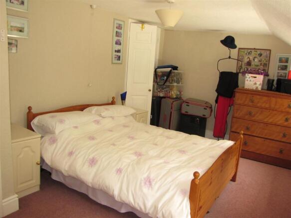 BEDROOM 2