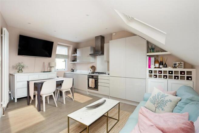 77276_Flat-3-121-Stephendale-Road-London (6).jpg