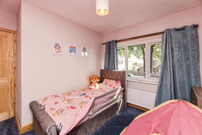 3 bed Semi-Detached for sale Image 12