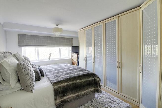 bed 1.jpg