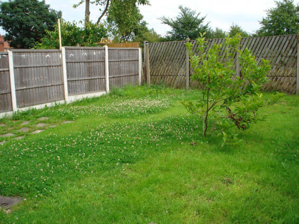 REAR GARDEN SHOT