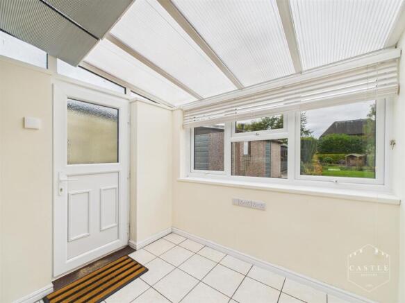 REAR PORCH/UTILITY