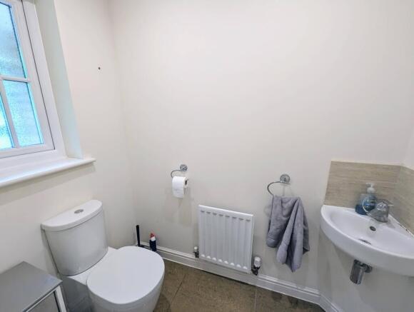 Cloakroom/wc