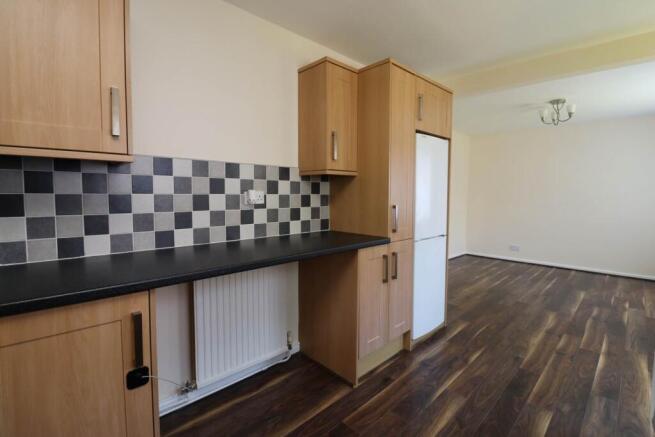Mainwaring Avenue, Bromborough photo 4
