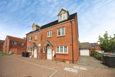 Guardian Way, Luton