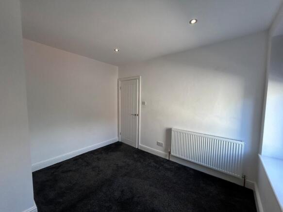 2 bed Terraced to rent Image 11
