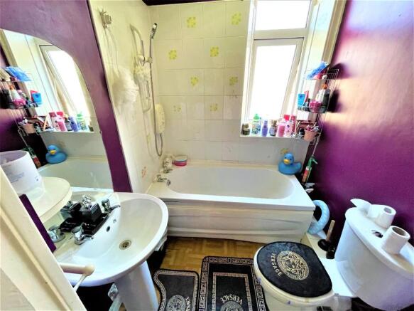 Family Bathroom 