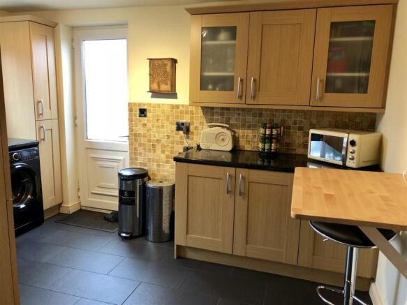 kitchen 4.jpg