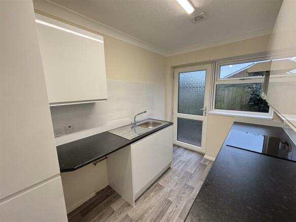 kitchen a.jpg