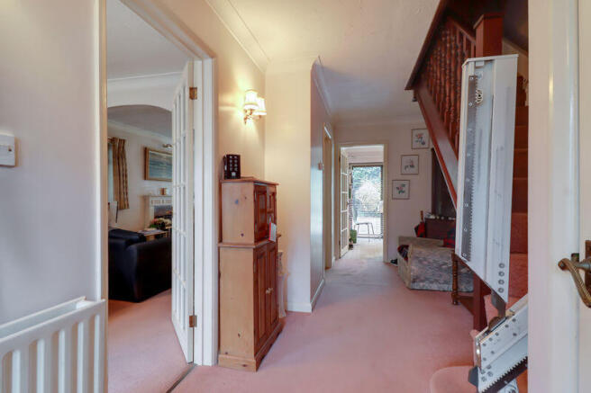 Edward Road, Windlesham photo 2