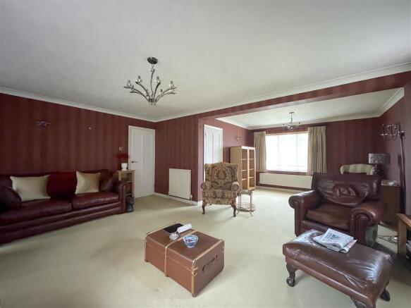 Living Room:Dining Room (3).jpeg