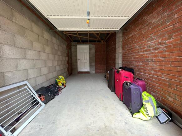 3 bed House to rent Image 11