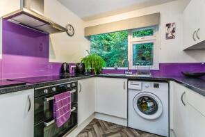 19, Trenholme Court, Beechwood Road, Caterham CR3 6NQ