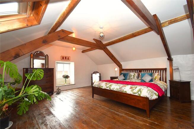 4 bed Detached for sale Image 8