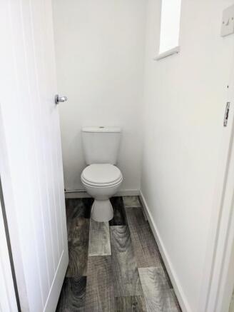 Cloakroom/wc