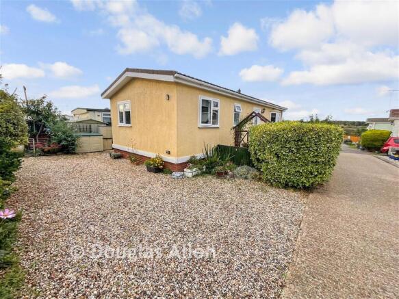2-bed caravan on Pooles Lane, Hullbridge, Essex, £140,000