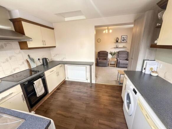 2 bed Semi-Detached for sale Image 8