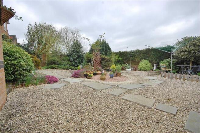 REAR GARDEN ASPECT T