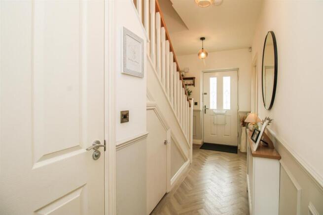 3 bed Town House for sale Image 5