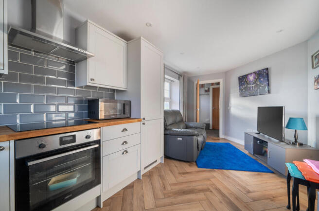 1399799-18-696a6a...