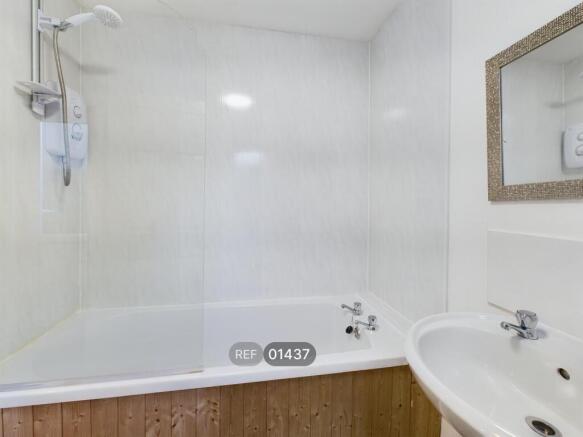 3 bed Terraced to rent Image 11