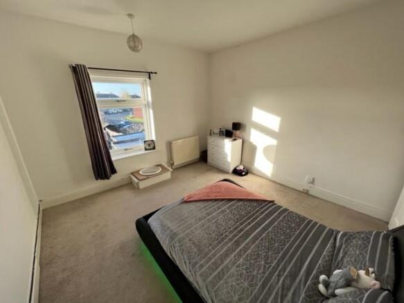 50 Gresley Wood Bed2 T202211251225.jpg