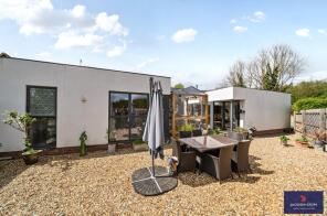 The Byre, Feoffee Farm, Stockwell Farm Road, Dunstable LU5 6HT