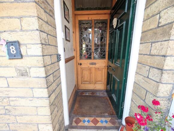 5 bed Semi-Detached for sale Image 8