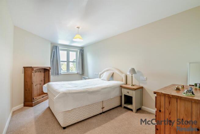 2 bed Apartment for sale Image 5