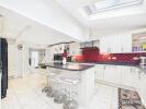 4 bed detached - Conisboro Avenue, Caversham, Reading, Berkshire, RG4 image 8