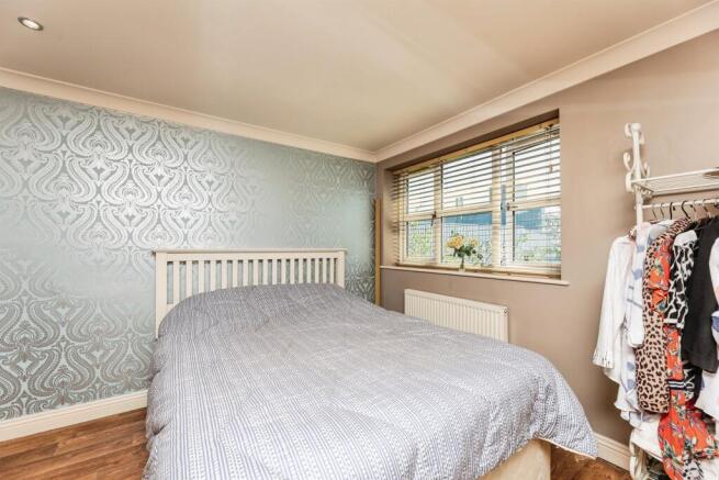 4 bed Detached for sale Image 7