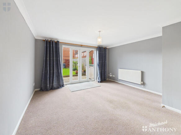 CAM03852G0-PR0610-STILL007