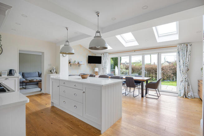 Kitchen/ Dining Room