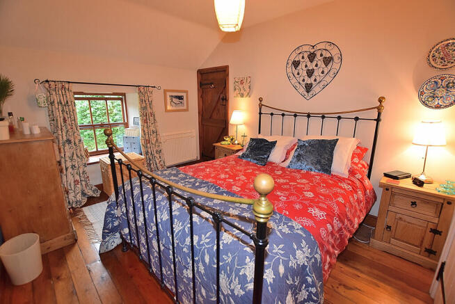 3 bed Barn Conversion for sale Image 9