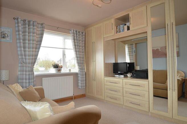 BEDROOM 2