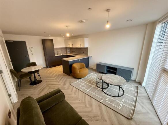 Lounge/Kitchen