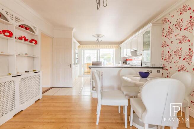 Rainham Way, Frinton-On-Sea photo 3
