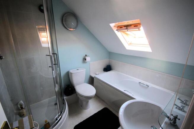 bedroom 5 ensuite