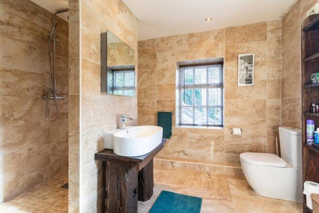 En-suite to Master B