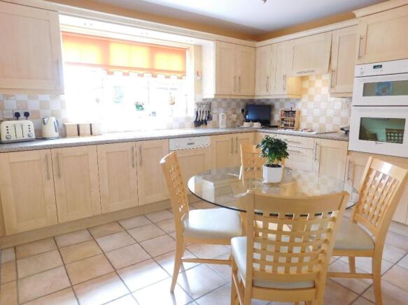 Kitchen/Breakfast Rm